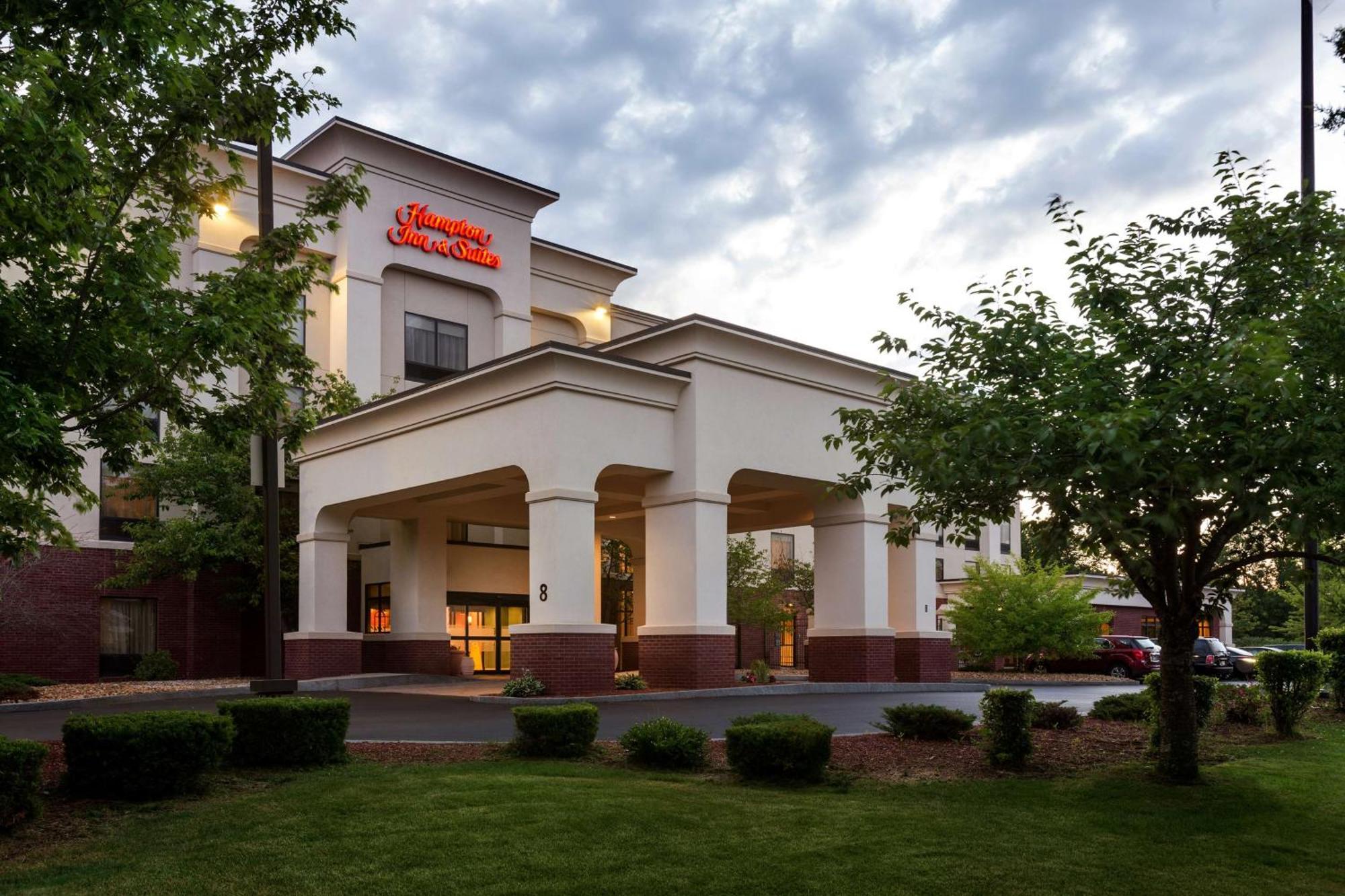 Hampton Inn & Suites By Hilton Manchester Bedford Экстерьер фото