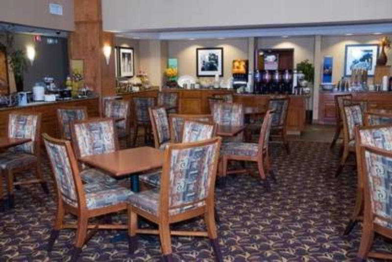 Hampton Inn & Suites By Hilton Manchester Bedford Ресторан фото