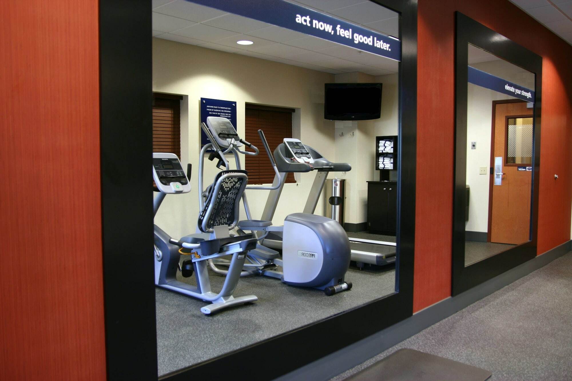 Hampton Inn & Suites By Hilton Manchester Bedford Экстерьер фото